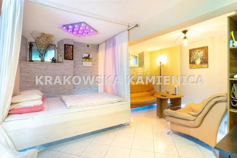 Piwniczka W Krakowskiej Kamienicy - Studio Poland